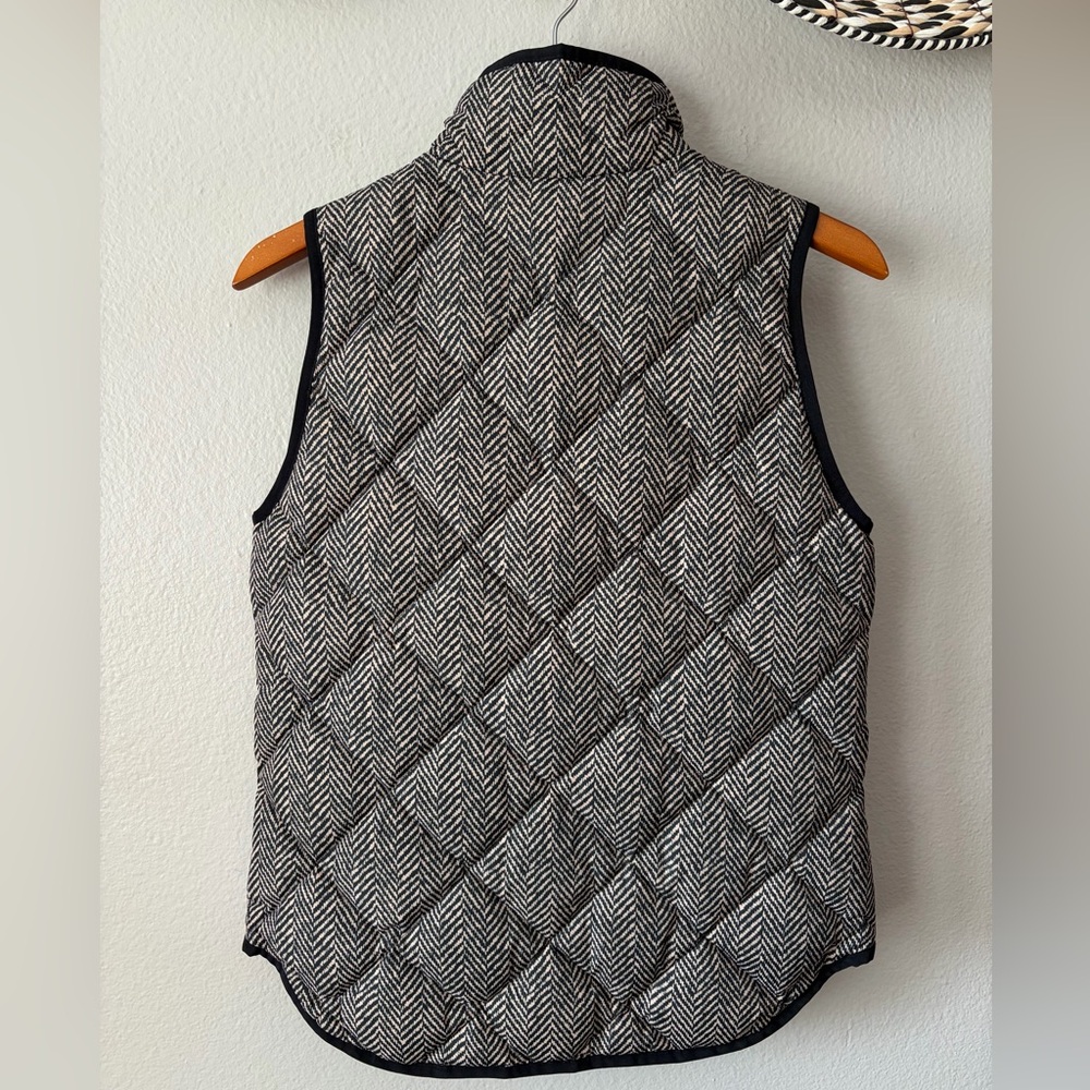 J. Crew Printed Quilted Herringbone Puffer Vest Black White Women Extra Small XS - Picture 4 of 7